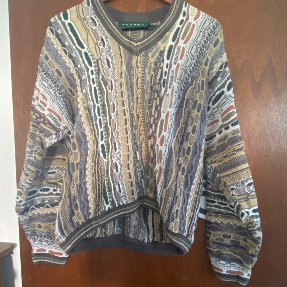 VINTAGE TUNDRA Coogi Style Sweater!! ☕️